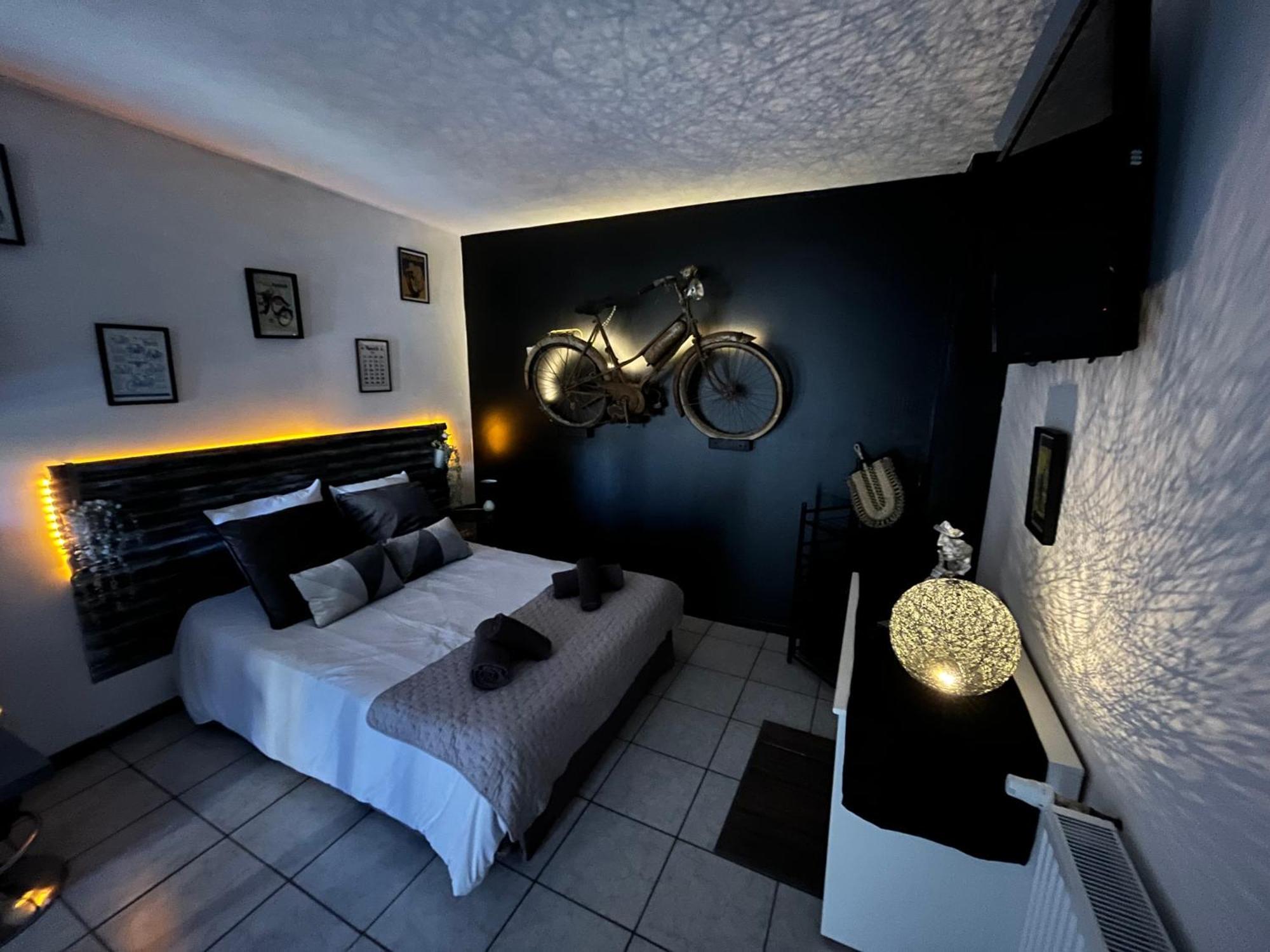 "Le Maloya" Chalets Independants -Chambre Balneo - Relais Motards Лакон Екстер'єр фото