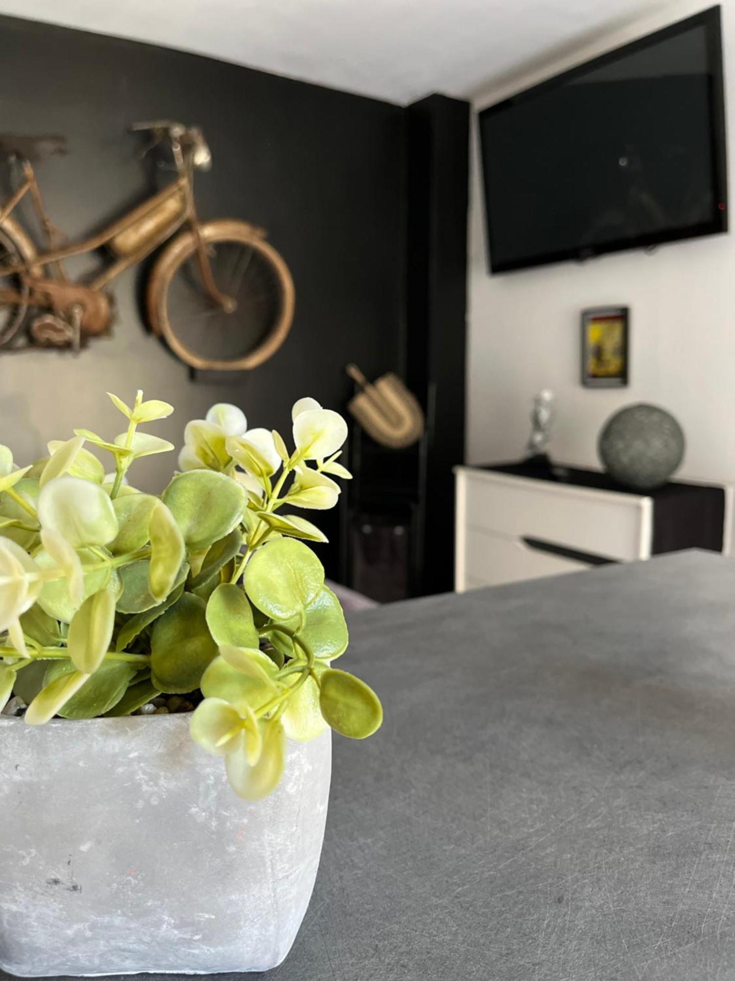 "Le Maloya" Chalets Independants -Chambre Balneo - Relais Motards Лакон Екстер'єр фото