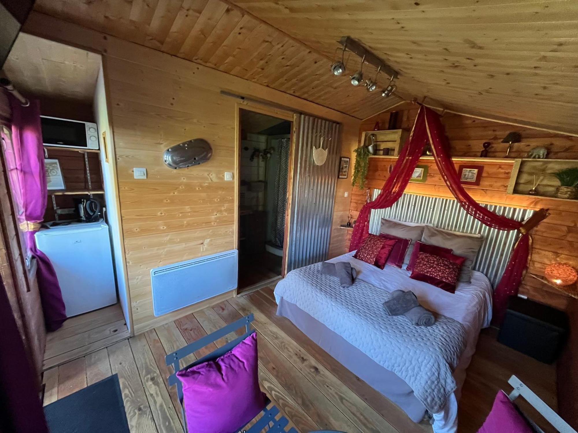 "Le Maloya" Chalets Independants -Chambre Balneo - Relais Motards Лакон Екстер'єр фото