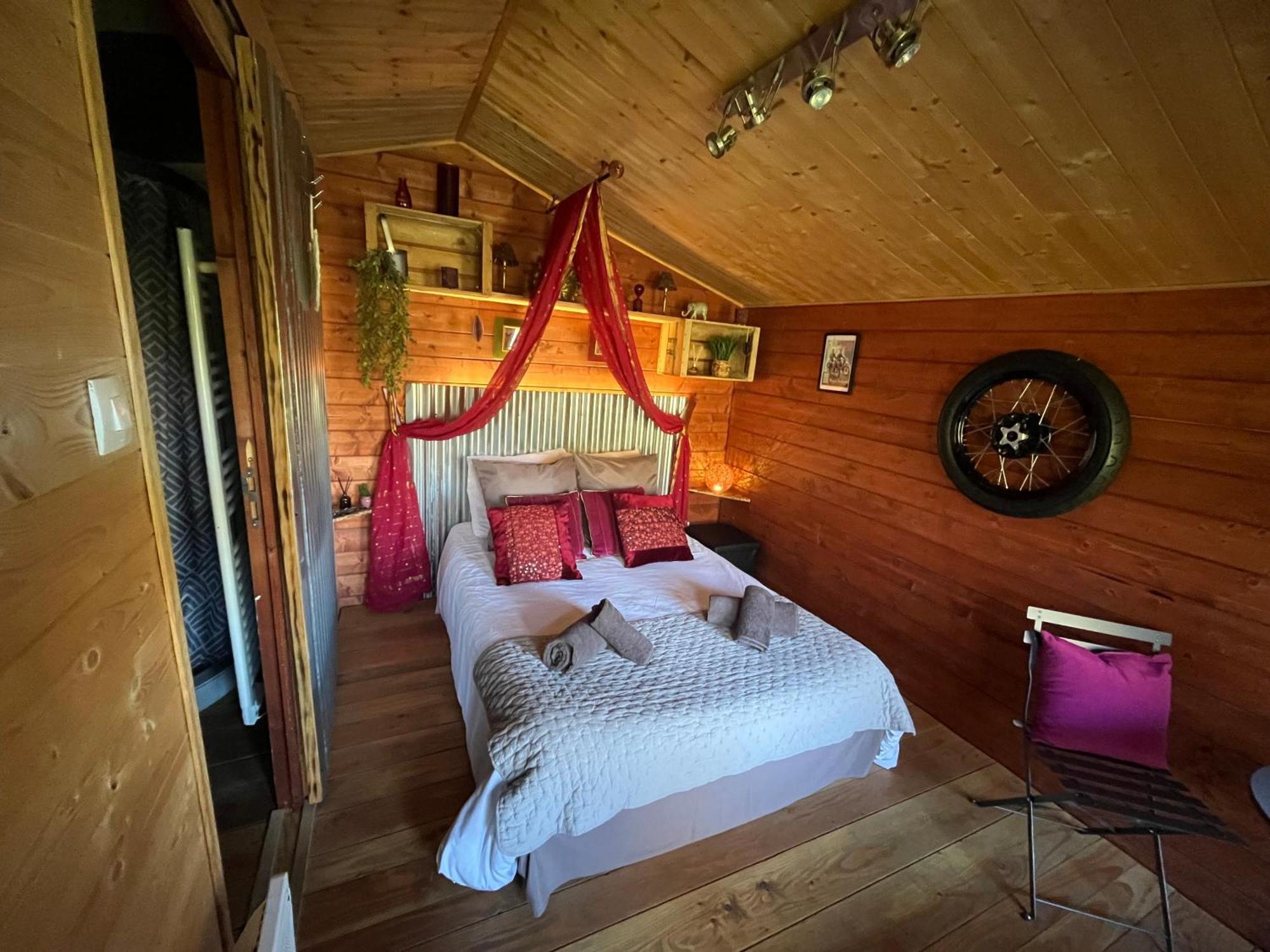 "Le Maloya" Chalets Independants -Chambre Balneo - Relais Motards Лакон Екстер'єр фото